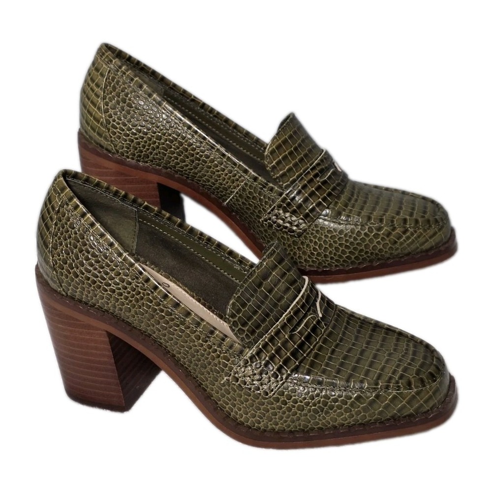 Vince Camuto Carigina Loafers Pumps Croc Leather Heels Olive Size 6